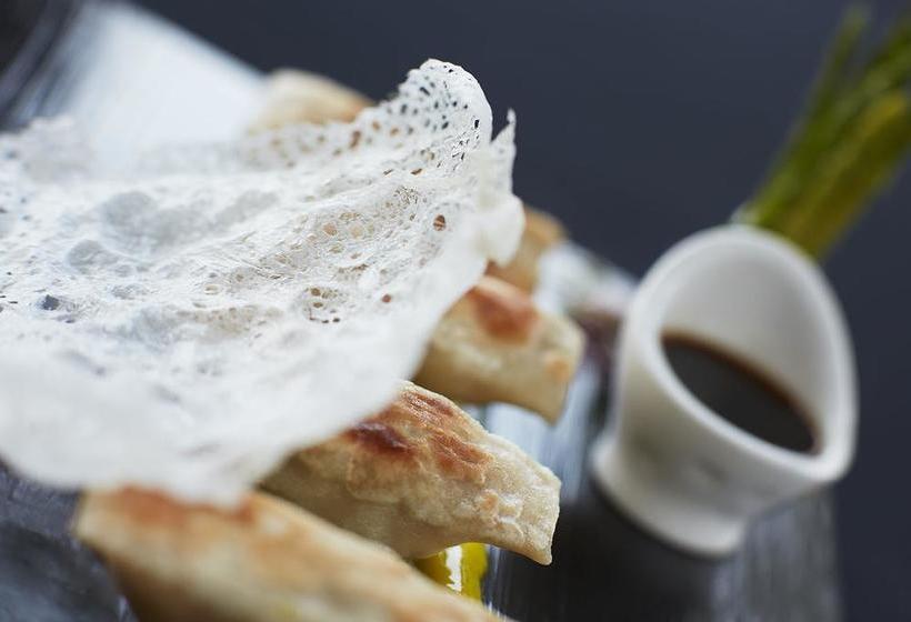 Hotel Vivanta By Taj Guwahati 5