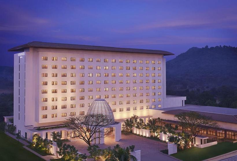 Hotel Vivanta By Taj Guwahati 7