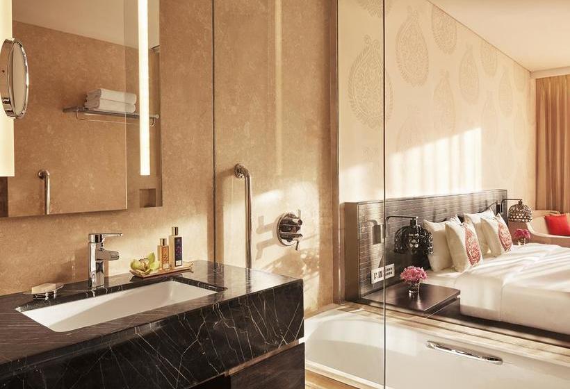 Hotel Vivanta By Taj Guwahati 8