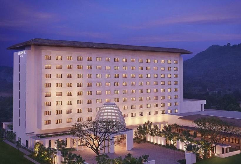 Hotel Vivanta By Taj Guwahati 9