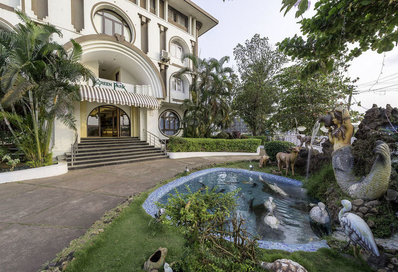 Hotel Treebo Green Park 10