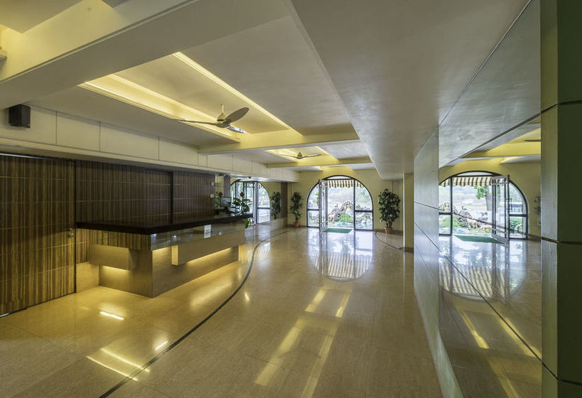 Hotel Treebo Green Park 12