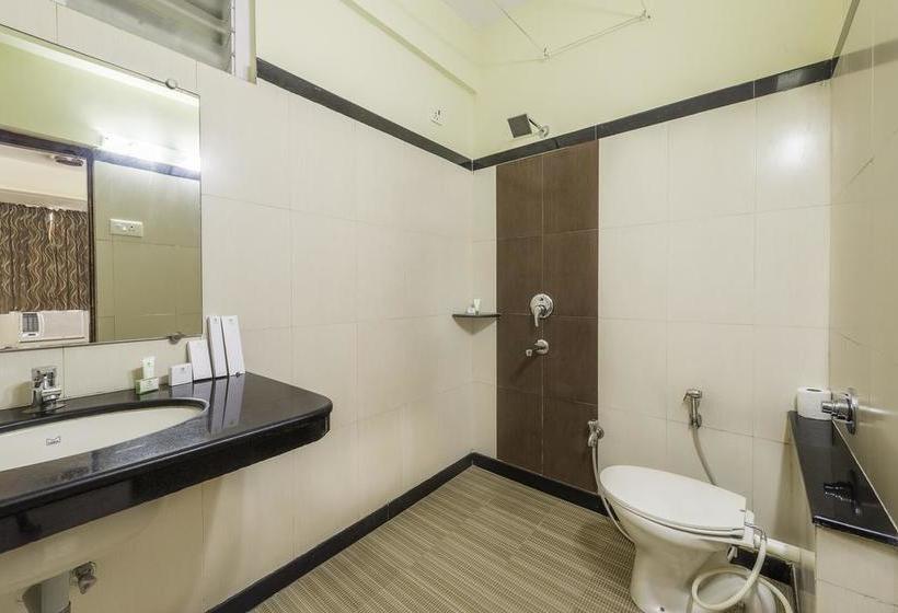 Hotel Treebo Green Park 7