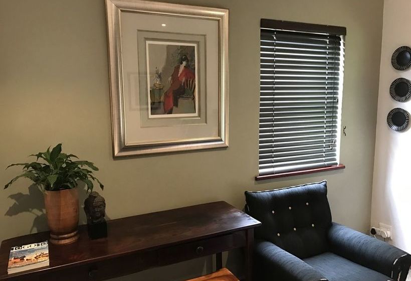 Pension The Crown Guest House 16