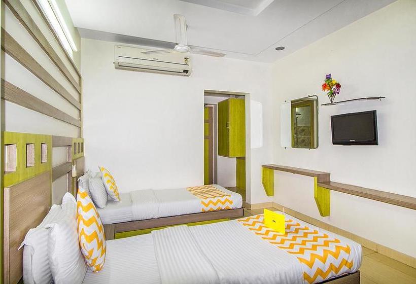 Hotel Zo Rooms Navrangpura 12