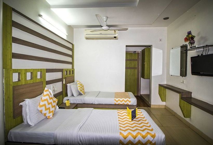 Hotel Zo Rooms Navrangpura 19