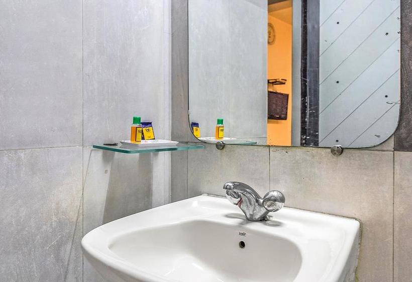 Hotel Zo Rooms Navrangpura 8