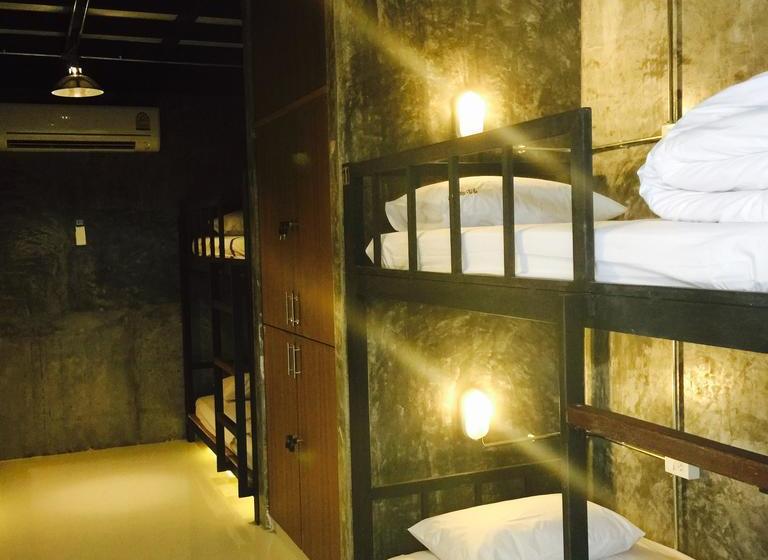 Freedom Hostel At Phi Phi