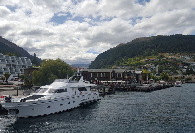 Hotel Pacific Jemm Luxury Super Yacht Queenstown South Island