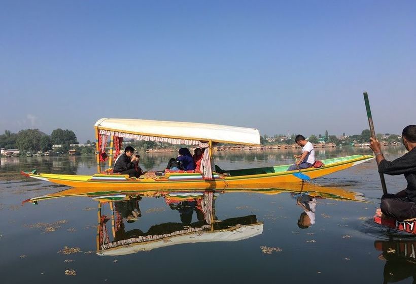 Hotel Lily Of Nageen 10