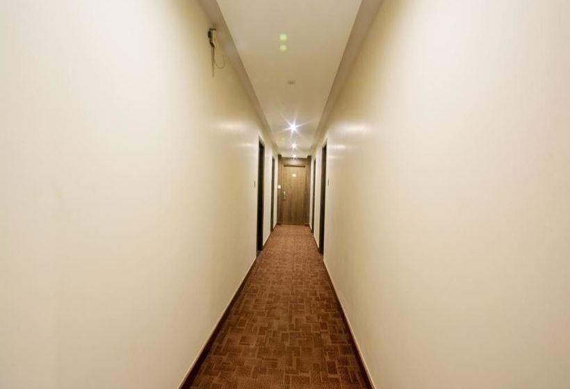 Hotel Oyo Premium Shahibaug Airport Road 1