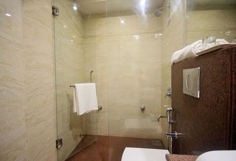 Hotel Oyo Premium Shahibaug Airport Road 17