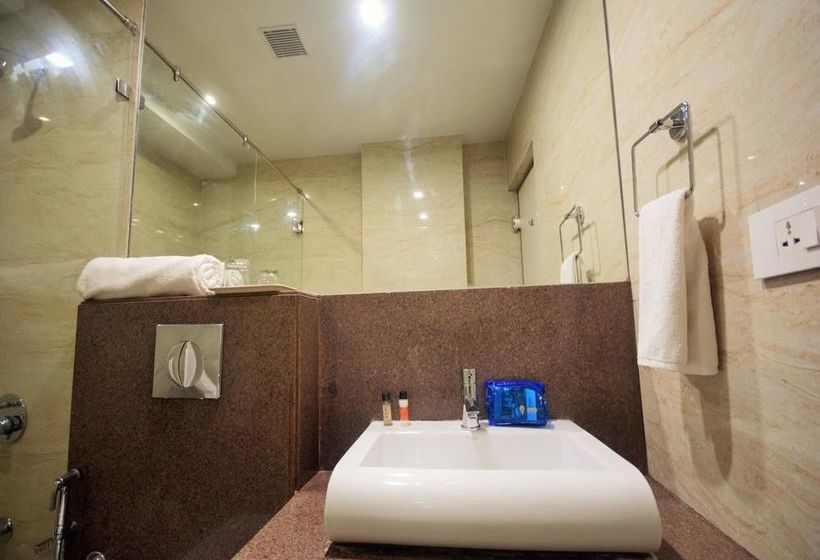 Hotel Oyo Premium Shahibaug Airport Road 19