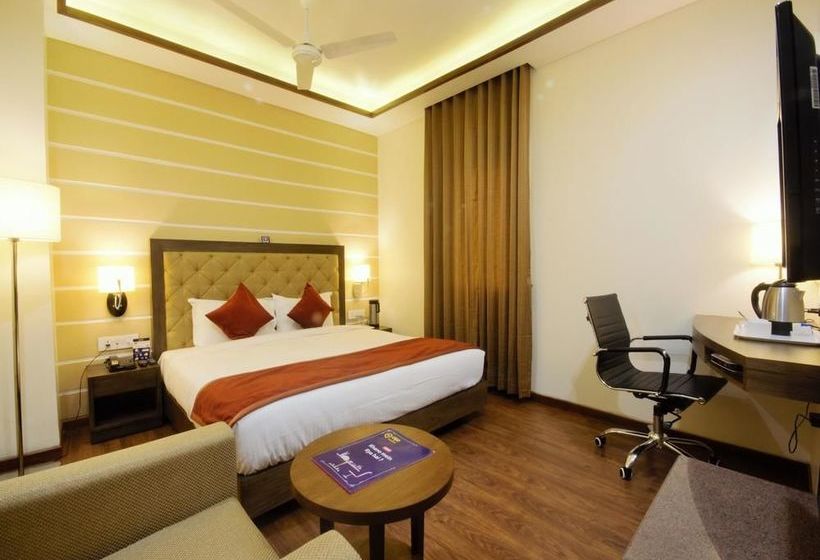 Hotel Oyo Premium Shahibaug Airport Road 5