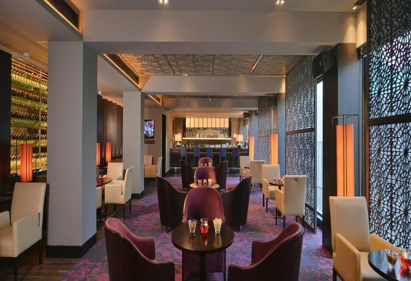 Hotel Crystal Sarovar Premiere Agra 10