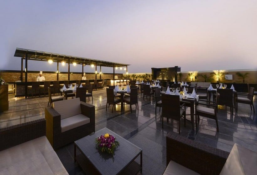 Hotel Crystal Sarovar Premiere Agra 2