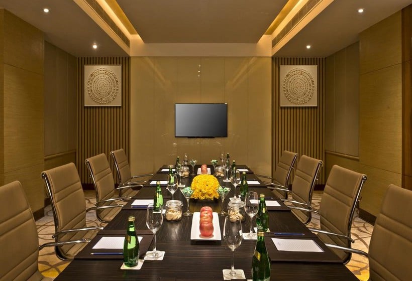 Hotel Crystal Sarovar Premiere Agra 4