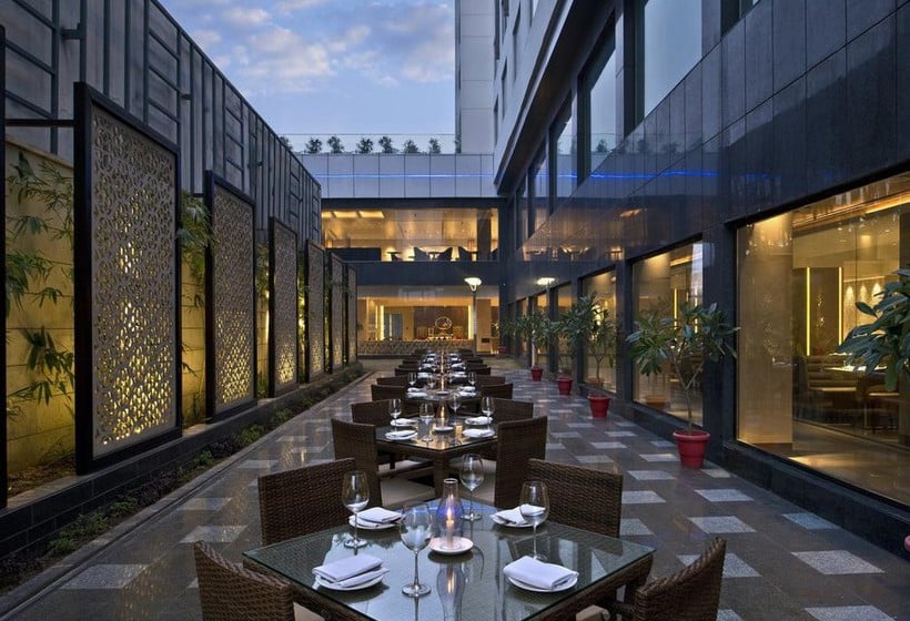 Hotel Crystal Sarovar Premiere Agra 5