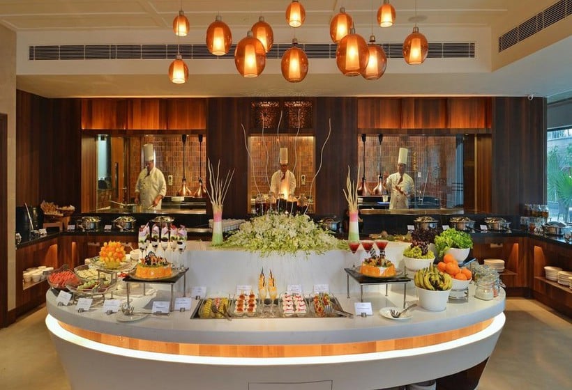 Hotel Crystal Sarovar Premiere Agra 7