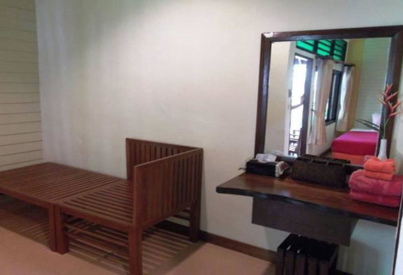 Hotel O.p. Bungalow 4