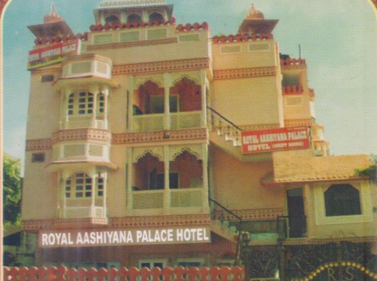 Hotel Royal Aashiyana Palace 15