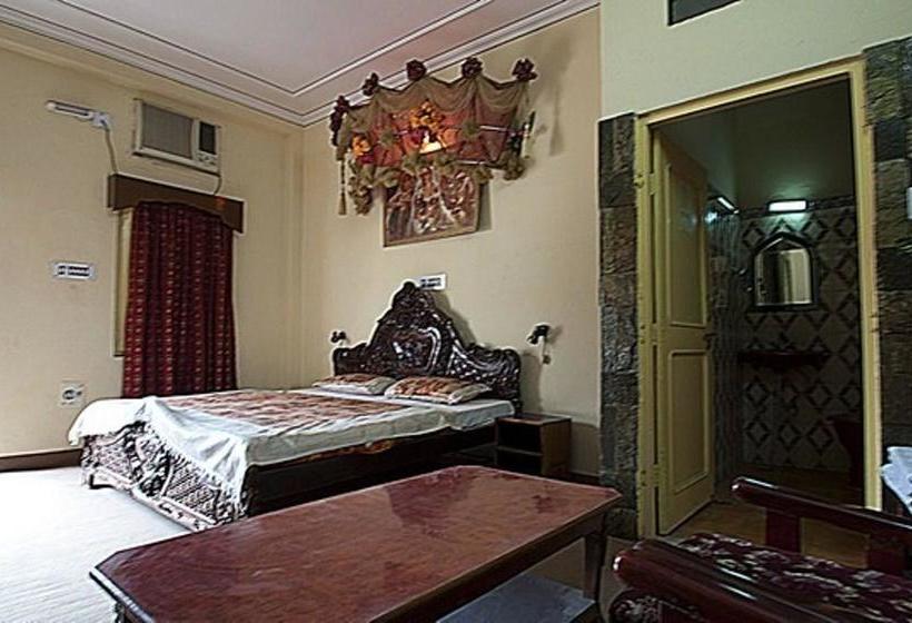 Hotel Royal Aashiyana Palace 4