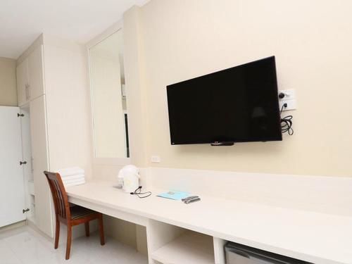 Highway Hotel Huahin 10