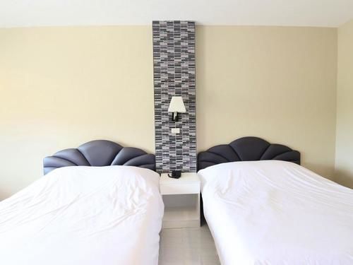 Highway Hotel Huahin 12