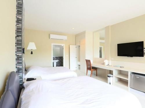 Highway Hotel Huahin 18