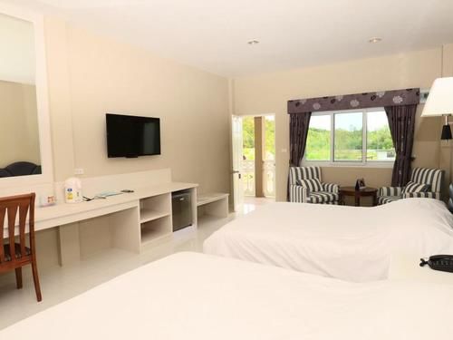 Highway Hotel Huahin 19