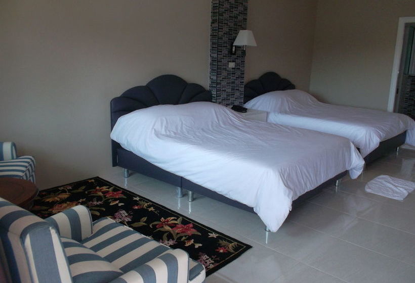 Highway Hotel Huahin 6