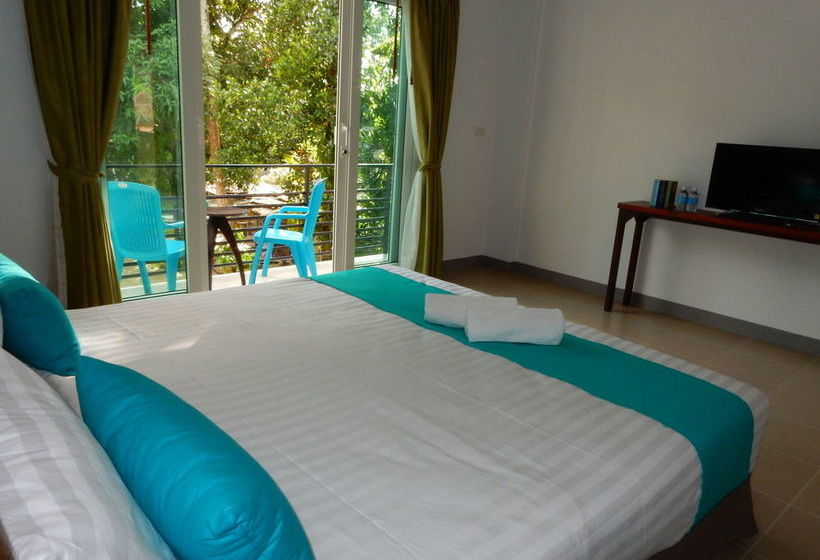 Khaolak Wandee Hostel 18