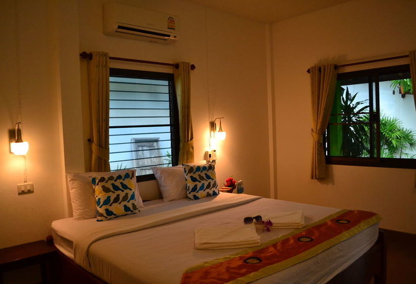 Khaolak Wandee Hostel 8