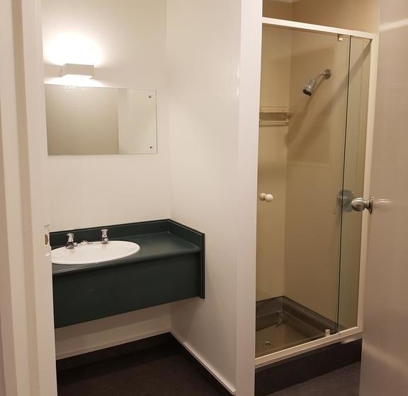 Motel Destiny On Fitzherbert 18