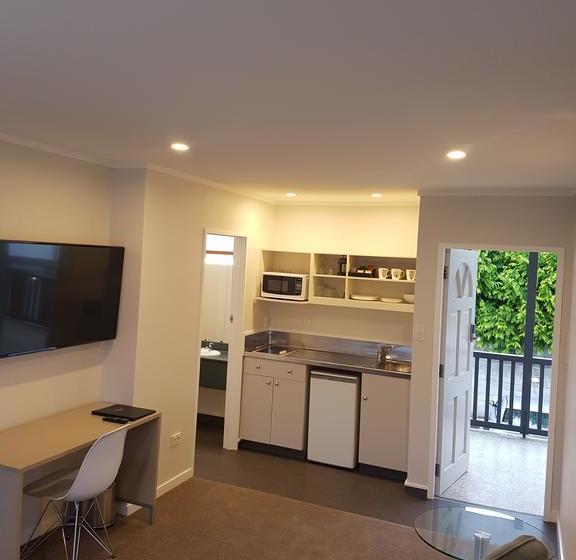 Motel Destiny On Fitzherbert 20