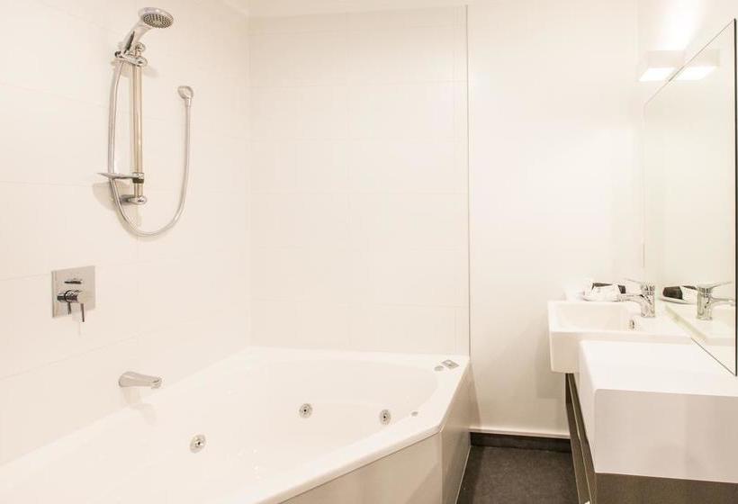 Motel Destiny On Fitzherbert 8