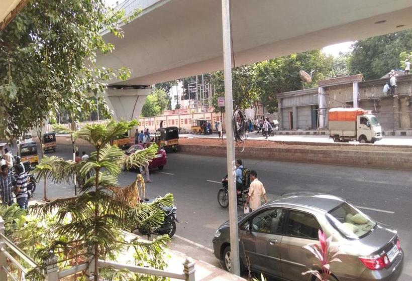 Hotel Oyo Premium Station Road Visakhapatnam 1