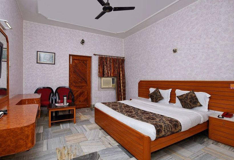 Hotel Oyo Rooms Mahmoorganj 12