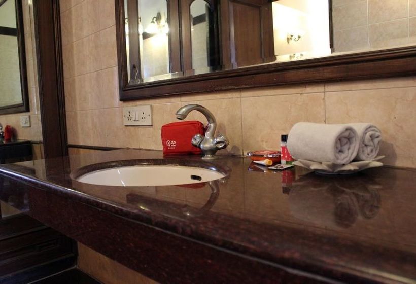 Hotel Oyo Premium New Rise 17