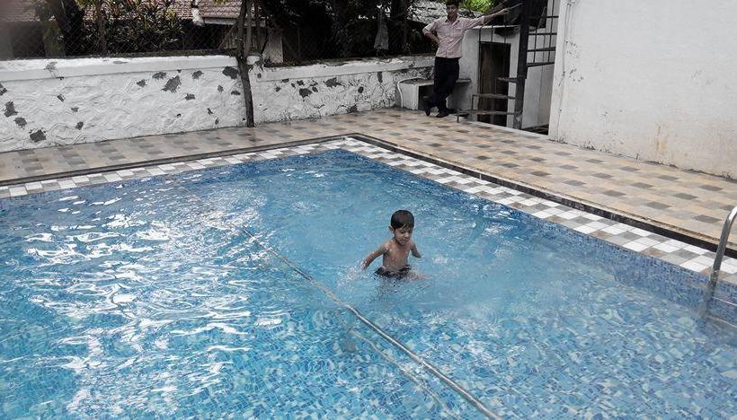 Hotel Oyo Premium Mumbai Pune Highway Lonavala 7