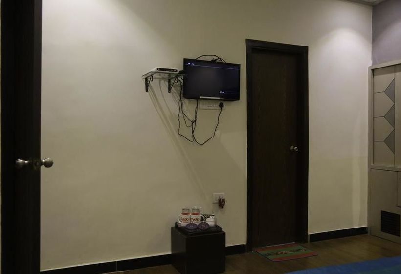 Hotel Oyo Premium Hinoo Ranchi 9