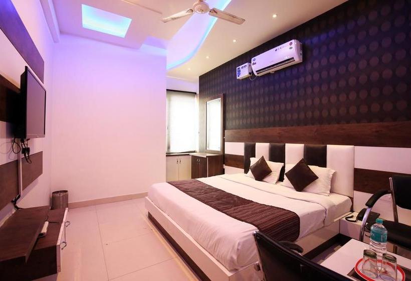 Hotel Oyo Rooms Chheharta Road Amritsar