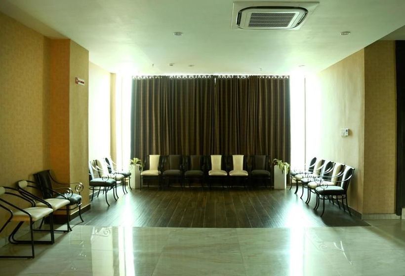 Hotel Oyo Premium Ramavarappadu Ring Road 13