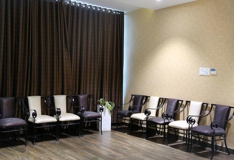 Hotel Oyo Premium Ramavarappadu Ring Road 14