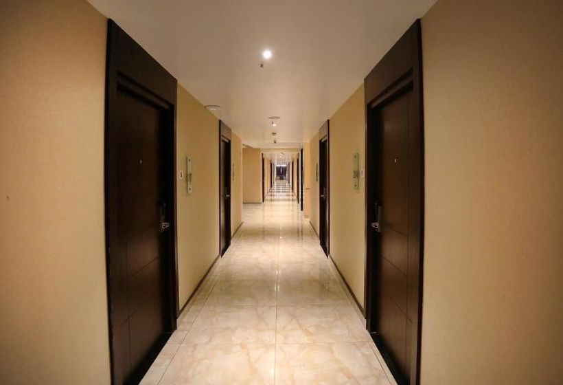 Hotel Oyo Premium Ramavarappadu Ring Road 15