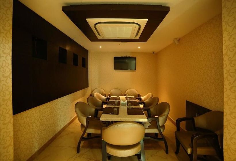 Hotel Oyo Premium Ramavarappadu Ring Road 17