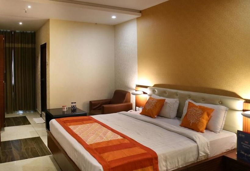Hotel Oyo Premium Ramavarappadu Ring Road 7