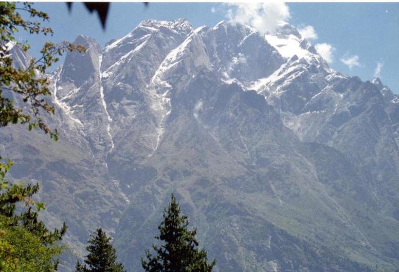 Hotel Emerald Inn 16