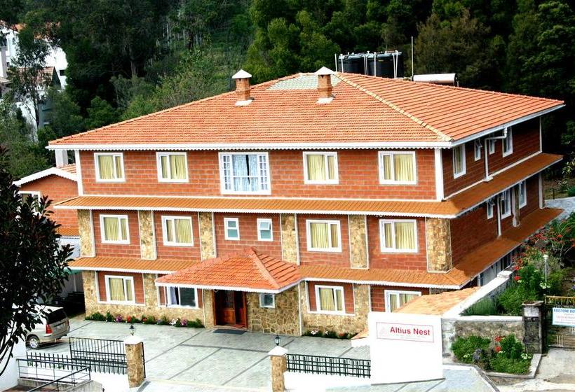 Hotel Oyo Premium Convent Road Near Lake 5