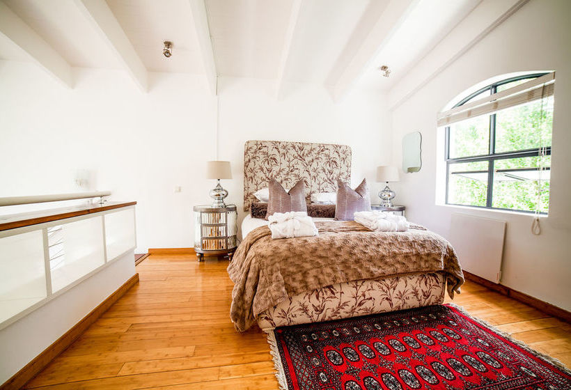 The Ivy Apartments 13